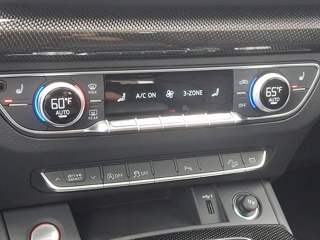2025 Audi SQ5  13