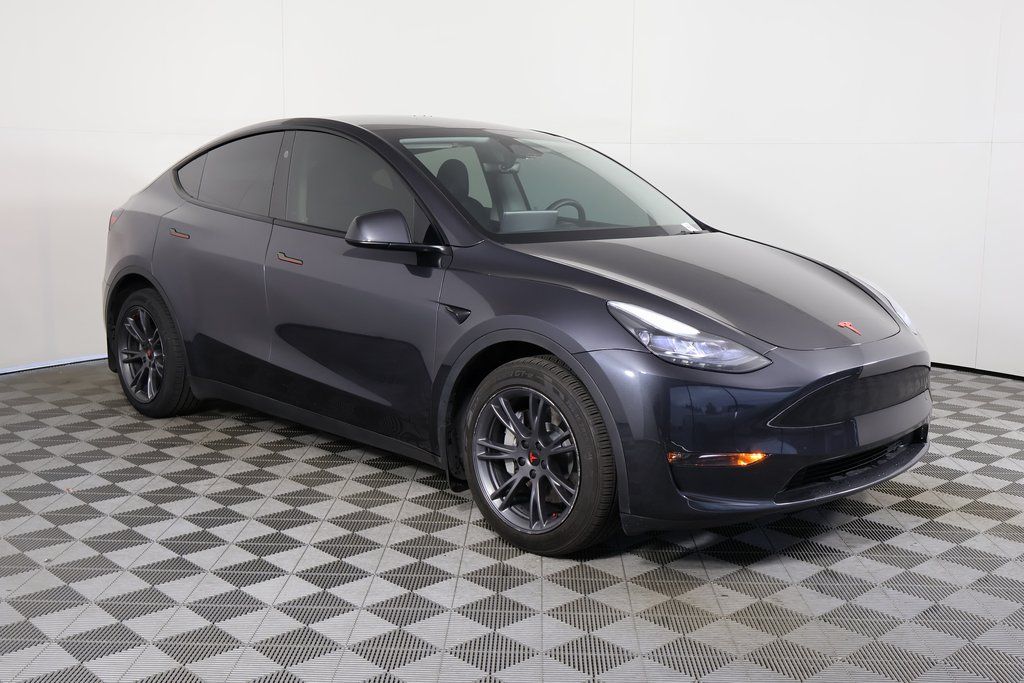 Thumbnail: 2024 Tesla Model Y - 3