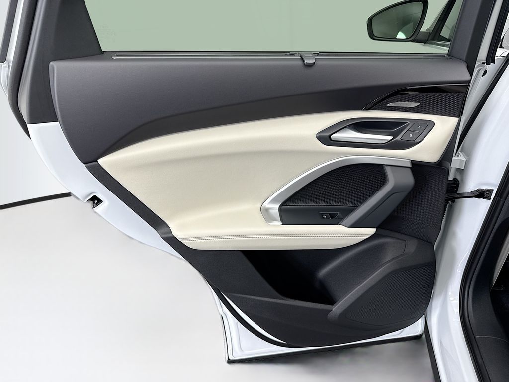 Thumbnail: 2025 Audi Q5 - 26