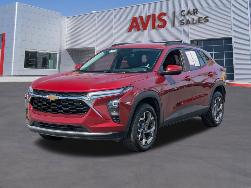 Red (Crimson) 2025 Chevrolet Trax LT FWD SUV / Crossover Front-Wheel Drive 6-Speed Automatic