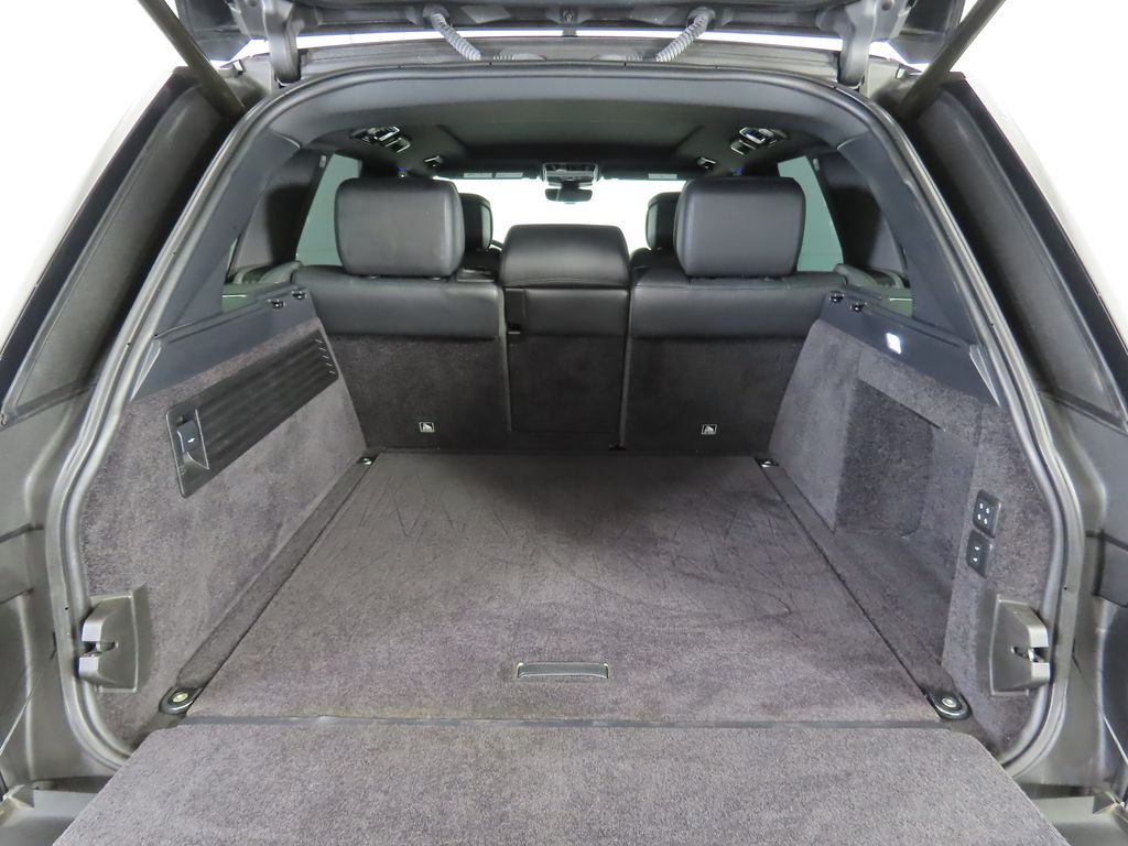 Thumbnail: 2020 Land Rover Range Rover - 28