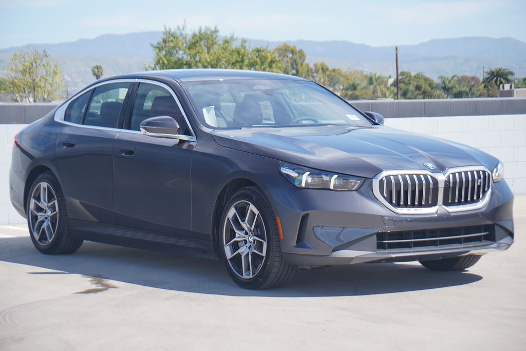 Thumbnail: 2026 BMW i5 - 3