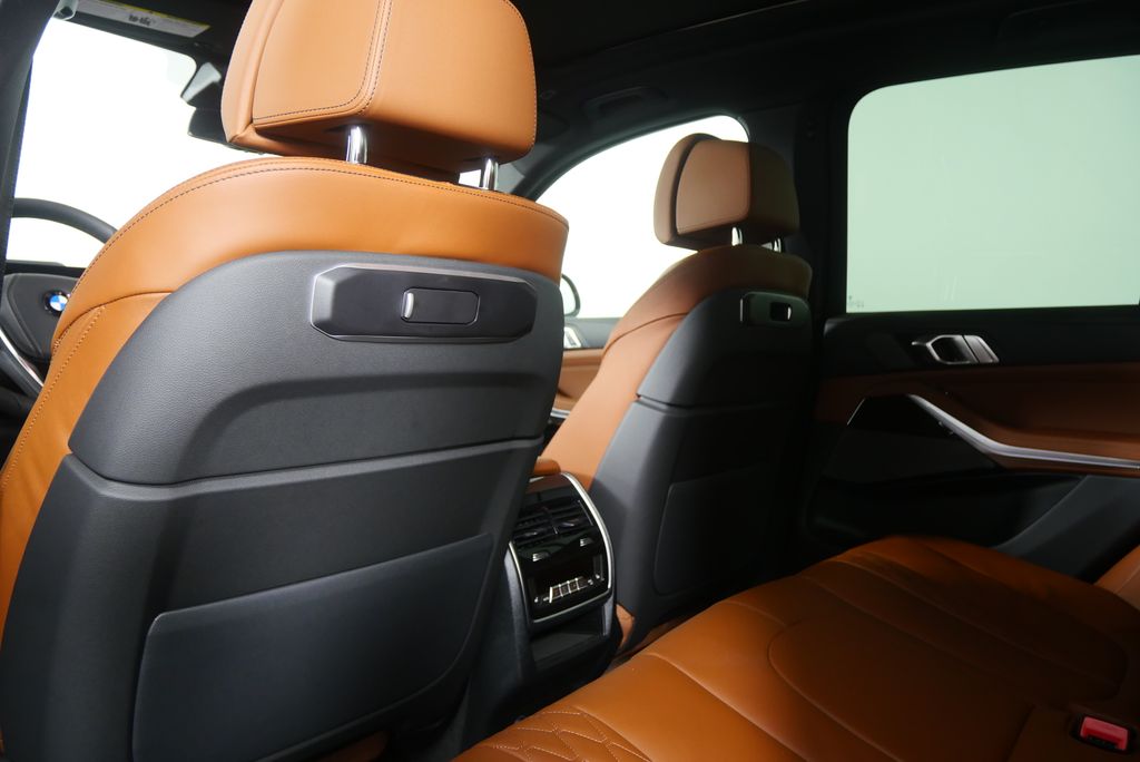 Thumbnail: 2026 BMW X5 - 17