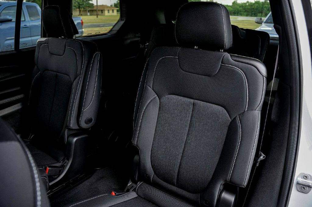 New Car 2025 Jeep Grand Cherokee  Altitude X For Sale Under $40,000 In Taylor, Texas