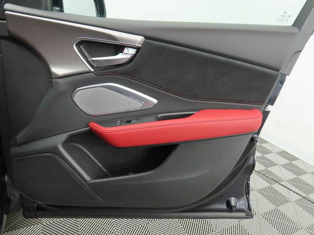 Thumbnail: 2025 Acura RDX - 26