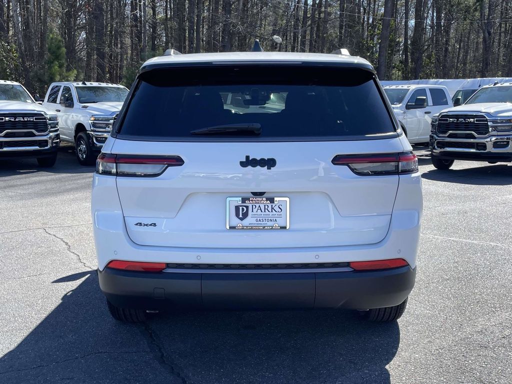 New 2026 White Jeep Altitude image 7