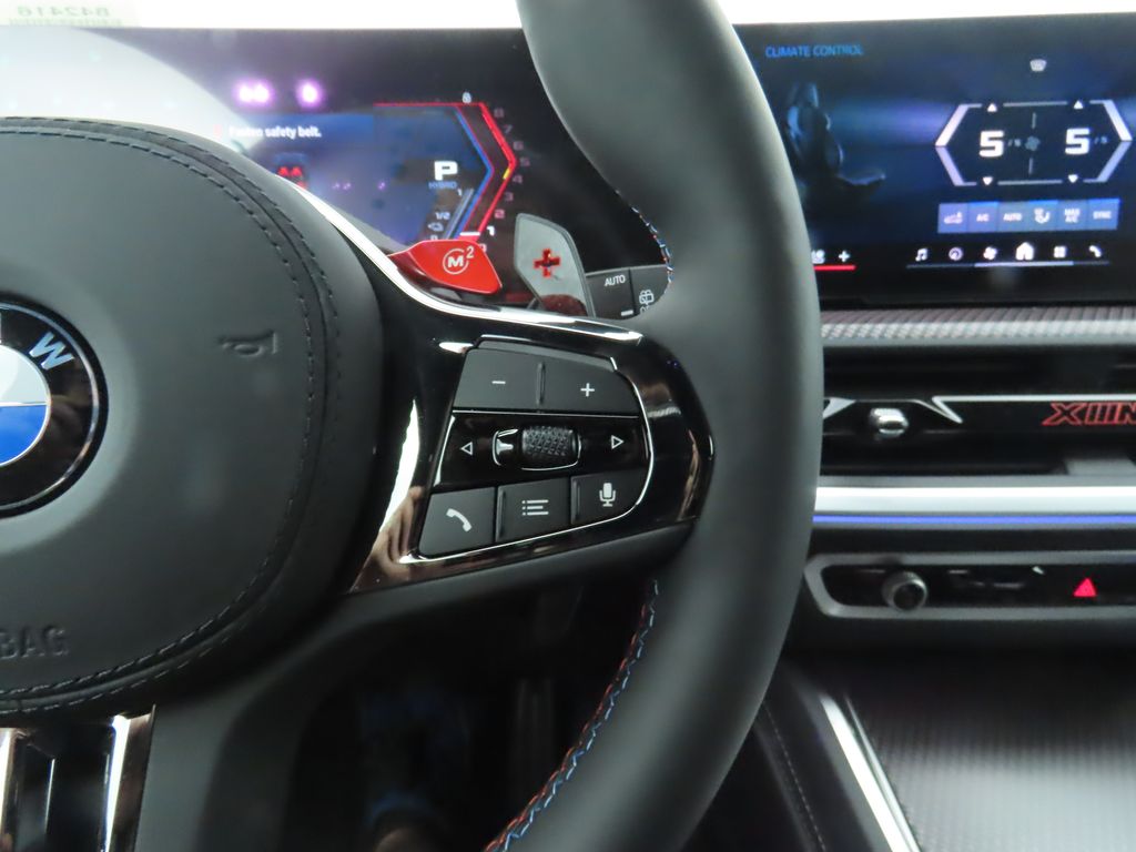 2025 BMW XM  13