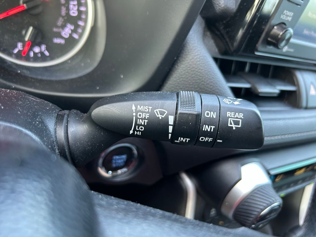 Thumbnail: 2021 Toyota RAV4 - 21