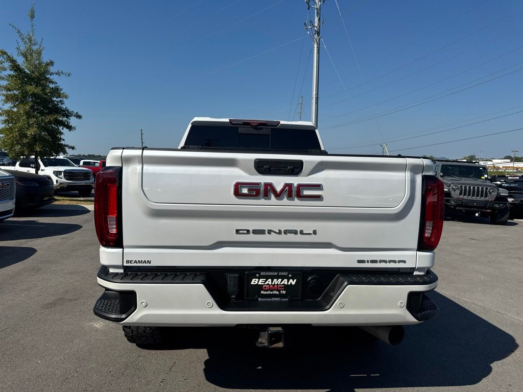 Used 2022 White GMC Denali image 6