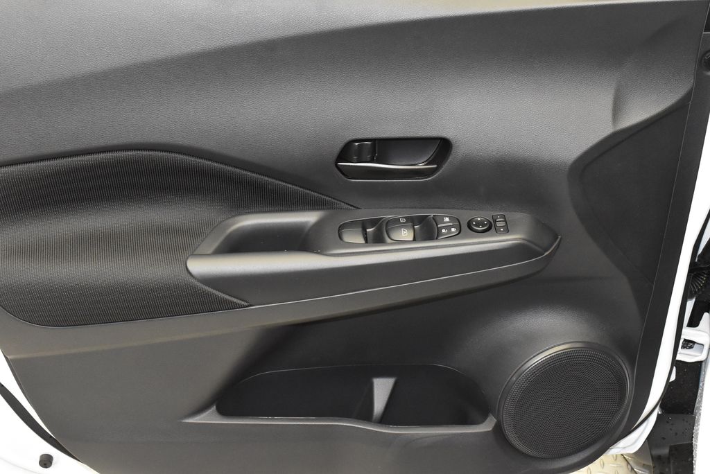 Thumbnail: 2025 Nissan Kicks - 9