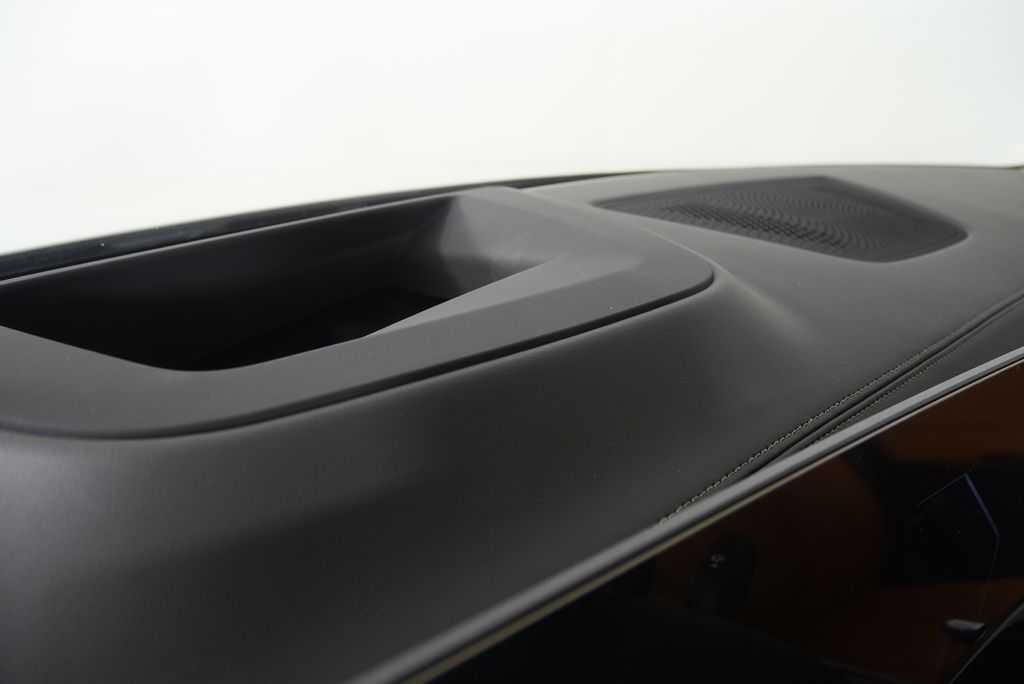 Thumbnail: 2026 BMW X7 - 21