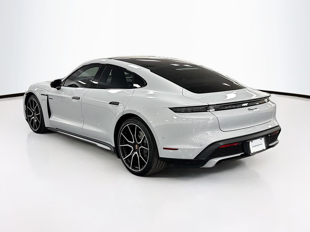 Thumbnail: 2026 Porsche Taycan - 3