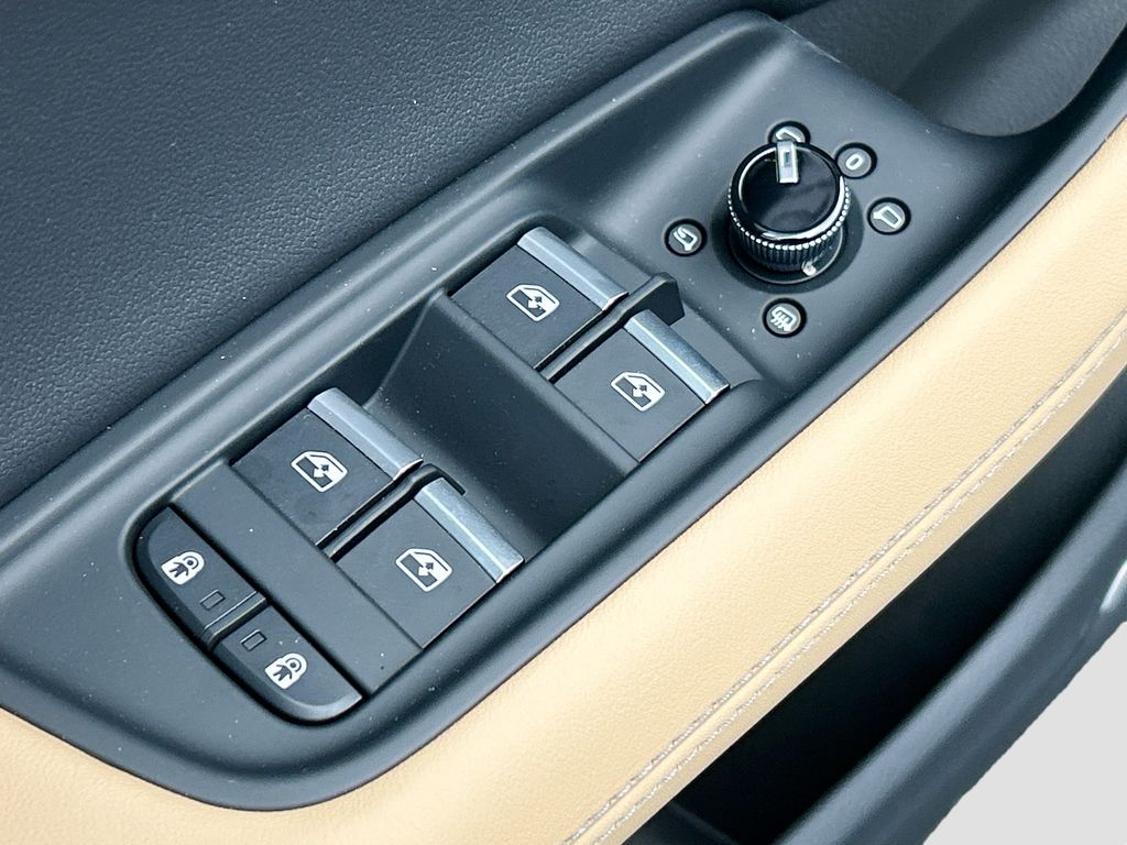 Thumbnail: 2026 Audi Q7 - 23