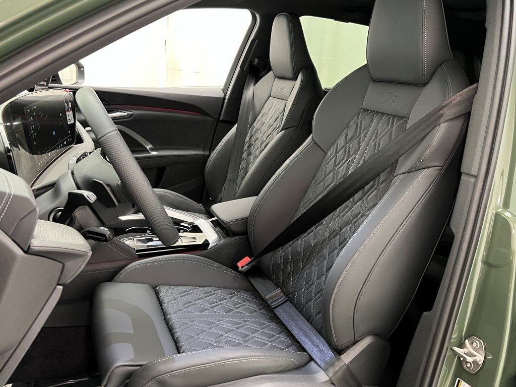 Thumbnail: 2025 Audi SQ5 - 25