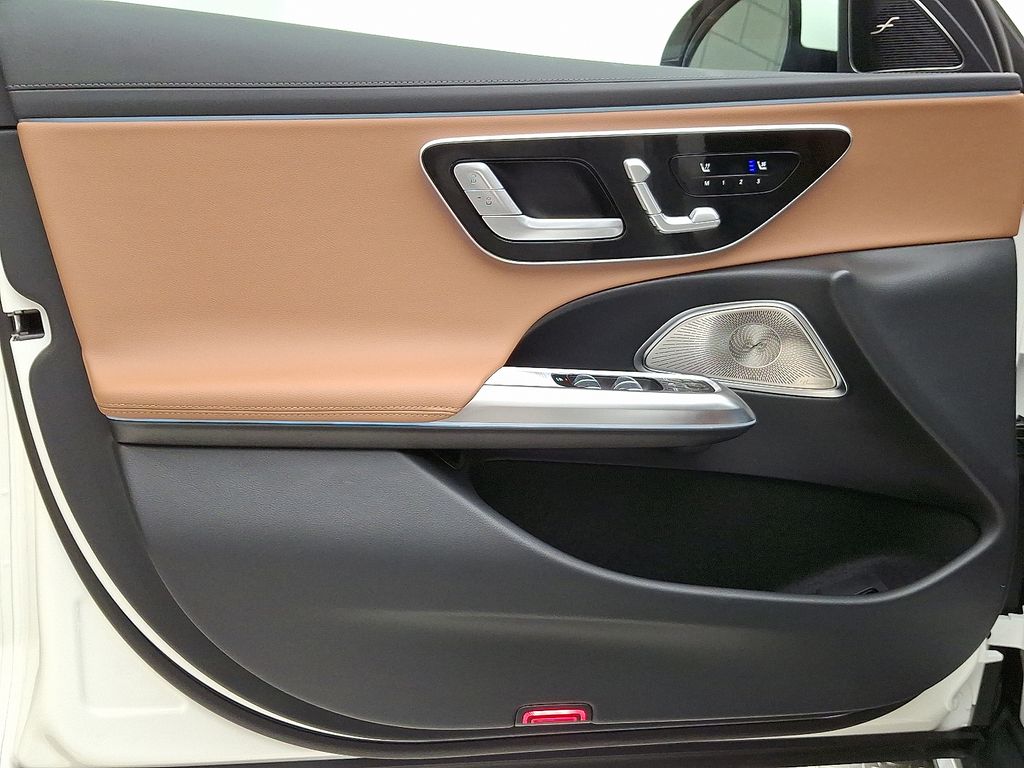 Thumbnail: 2025 Mercedes-Benz E-Class - 12