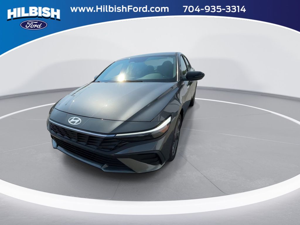 Used 2025 Amazon Gray Hyundai SEL Sport image 3