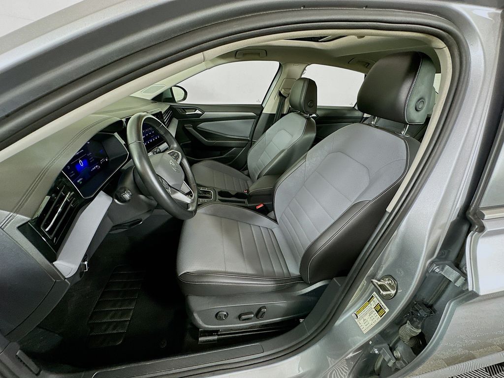 Thumbnail: 2025 Volkswagen Jetta - 20