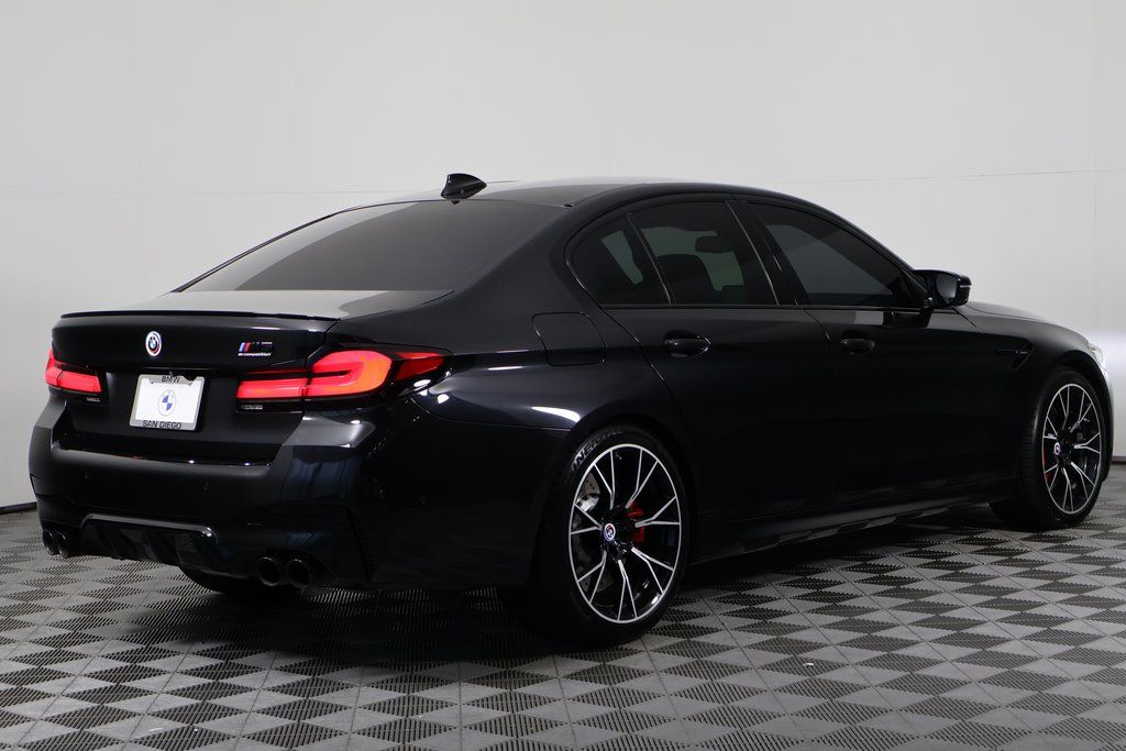 Thumbnail: 2023 BMW M5 - 4
