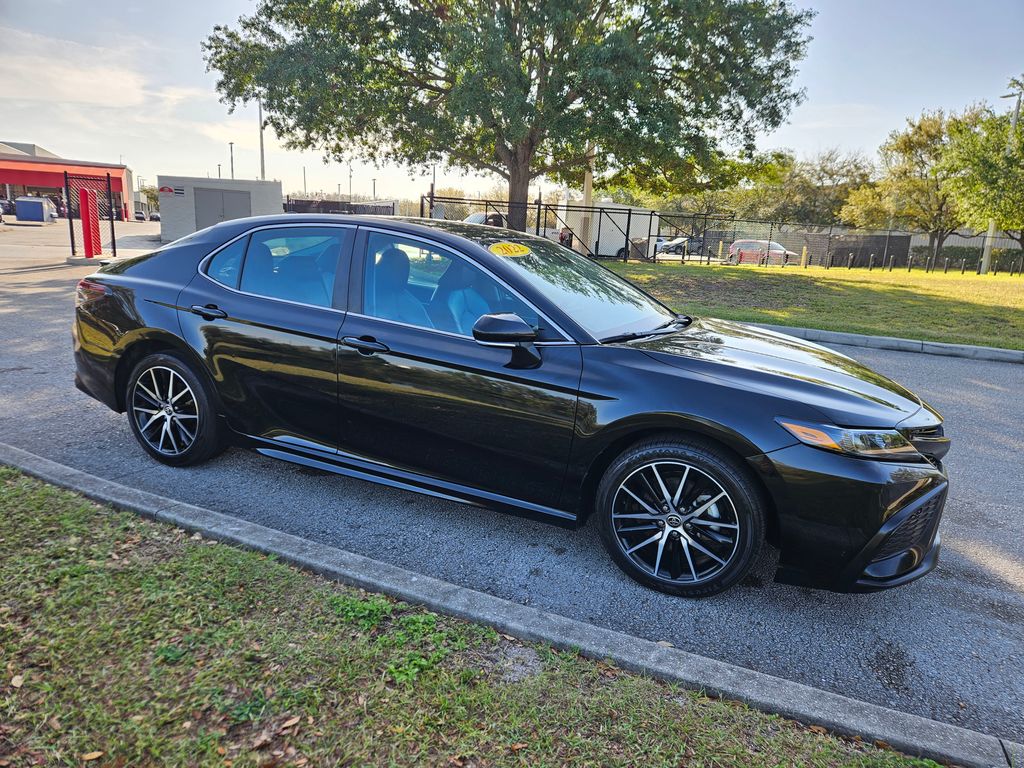 2022 Toyota Camry SE 7