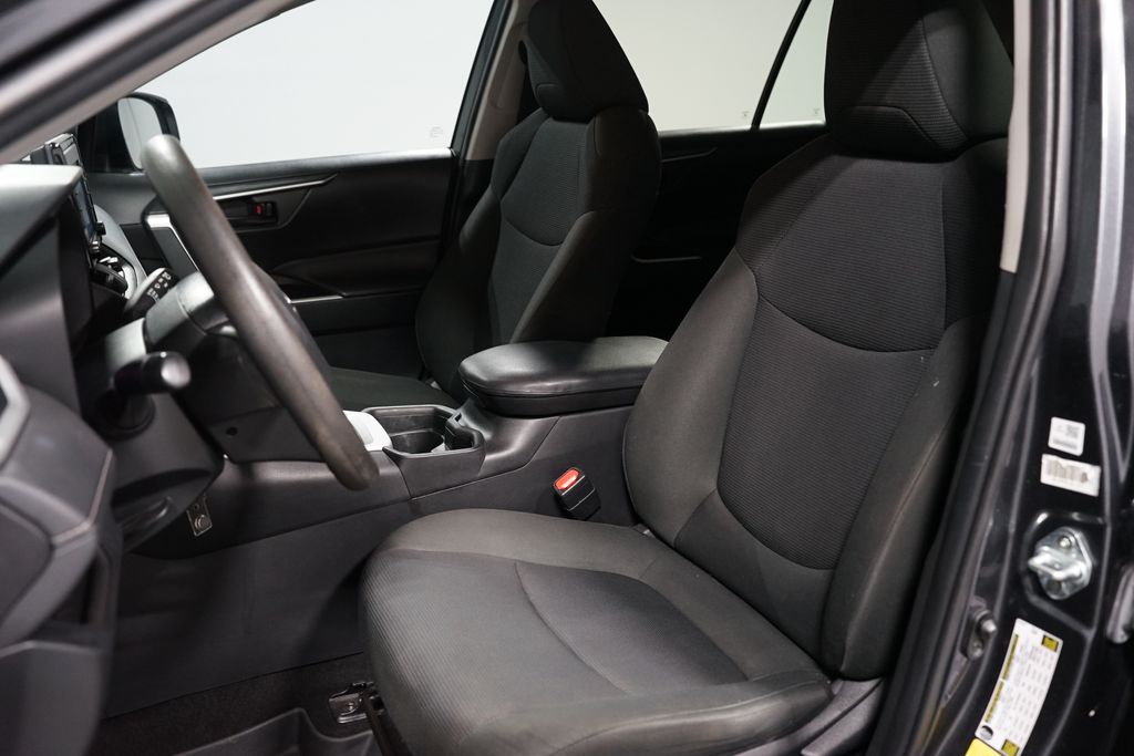 Thumbnail: 2021 Toyota RAV4 - 24