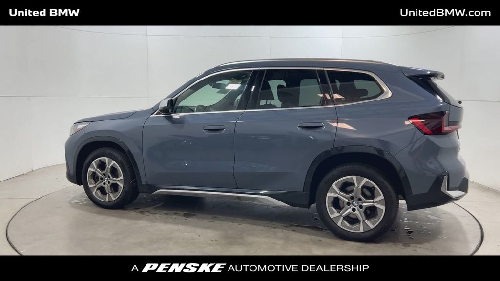 Thumbnail: 2023 BMW X1 - 6