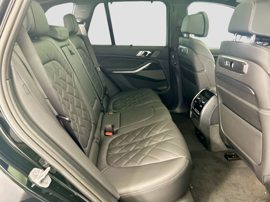 Thumbnail: 2026 BMW X5 - 21