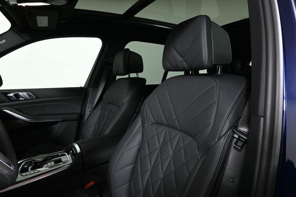 Thumbnail: 2026 BMW X5 - 16