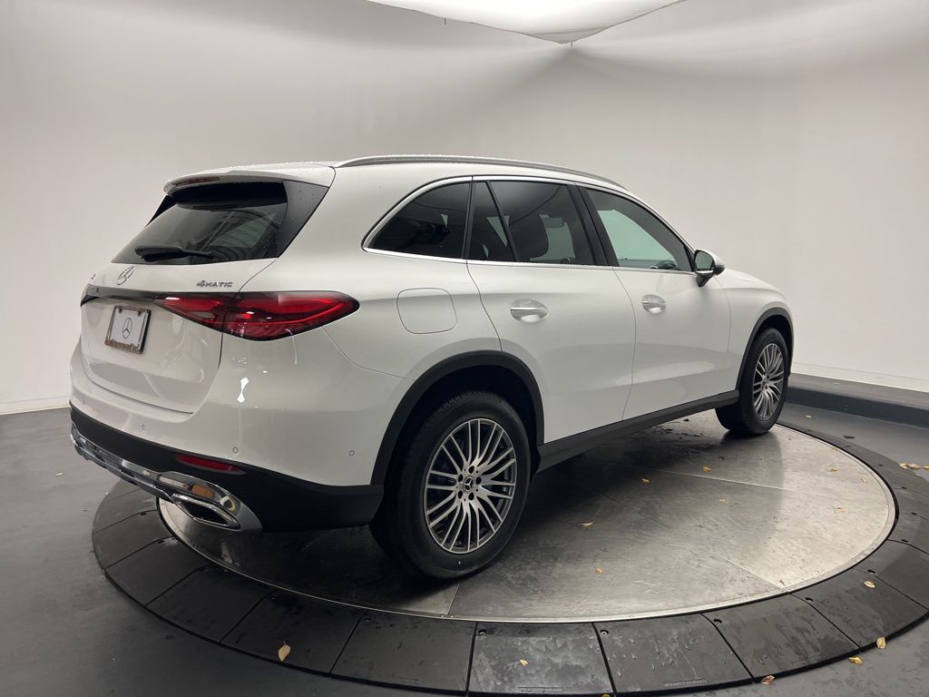 Thumbnail: 2026 Mercedes-Benz GLC - 7