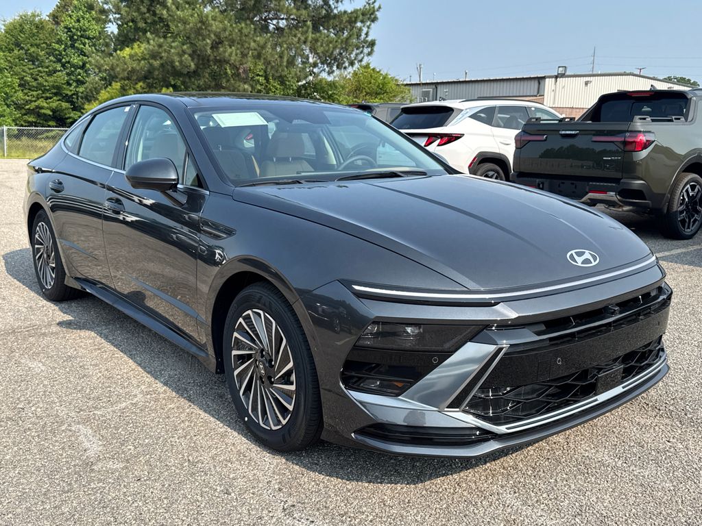 2025 Hyundai Sonata Hybrid Limited photo 2