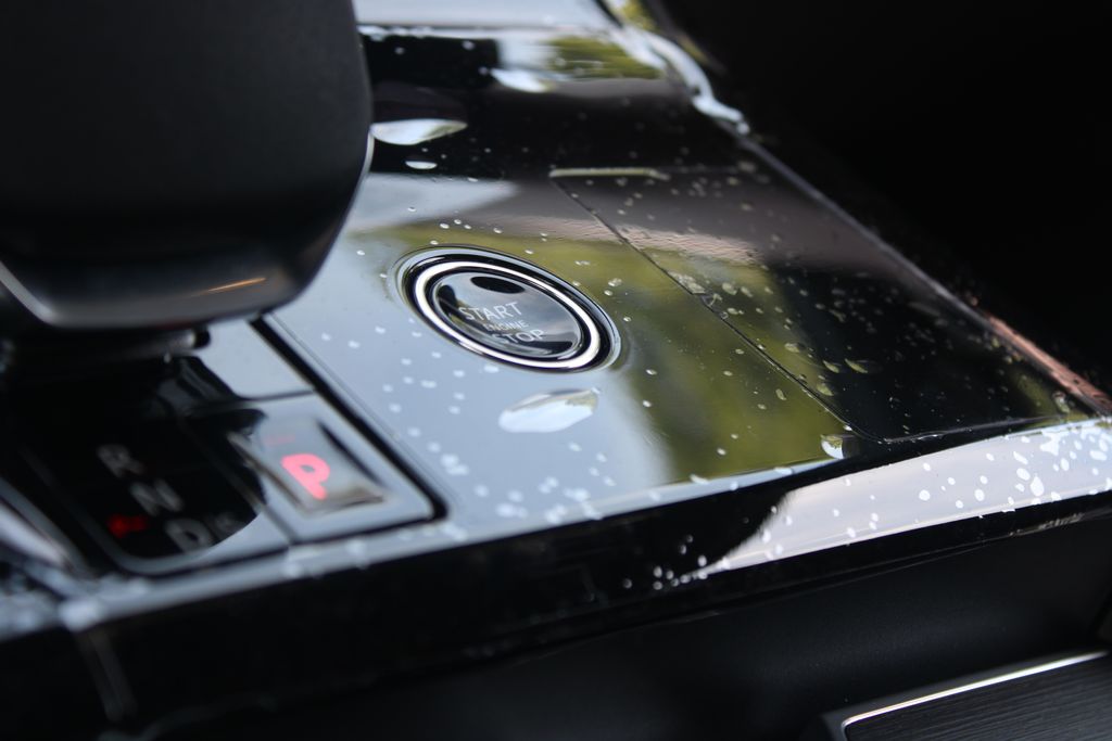 New 2026 Black Land Rover Dynamic SE image 14