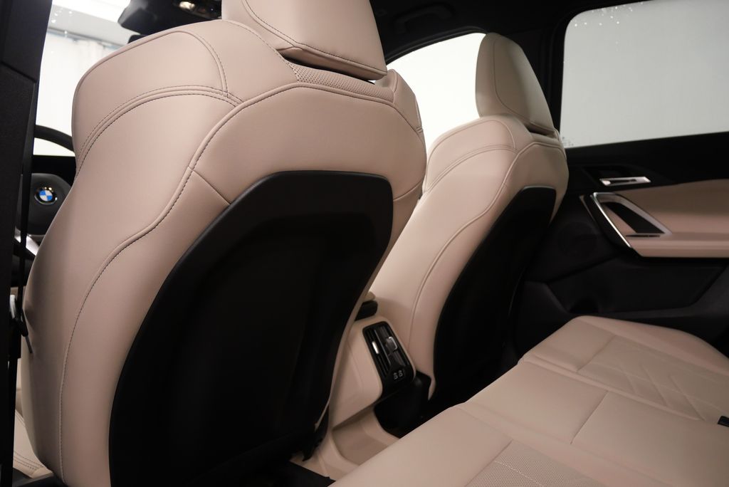 2025 BMW X1 xDrive28i 17