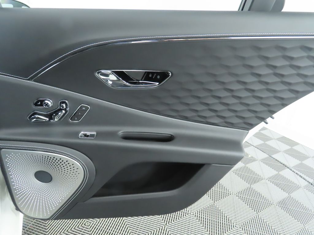 2025 Bentley Flying Spur Speed 29