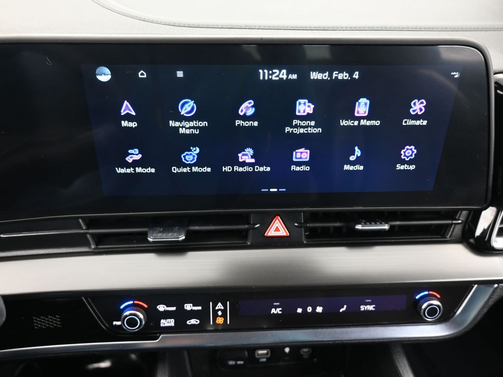 Used 2025 Everlasting Silver Kia EX image 22