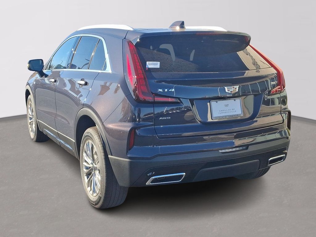 2025 Cadillac XT4 Premium Luxury 3