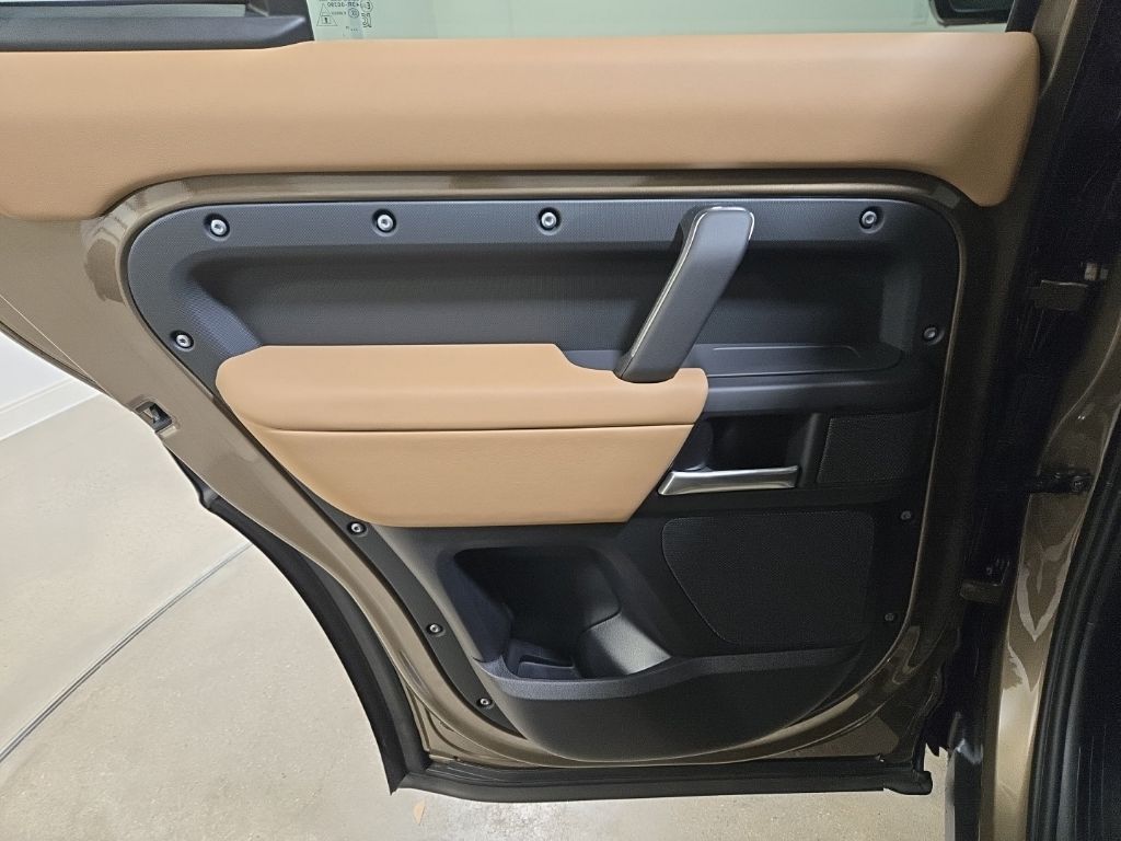 New 2026  Land Rover S image 14