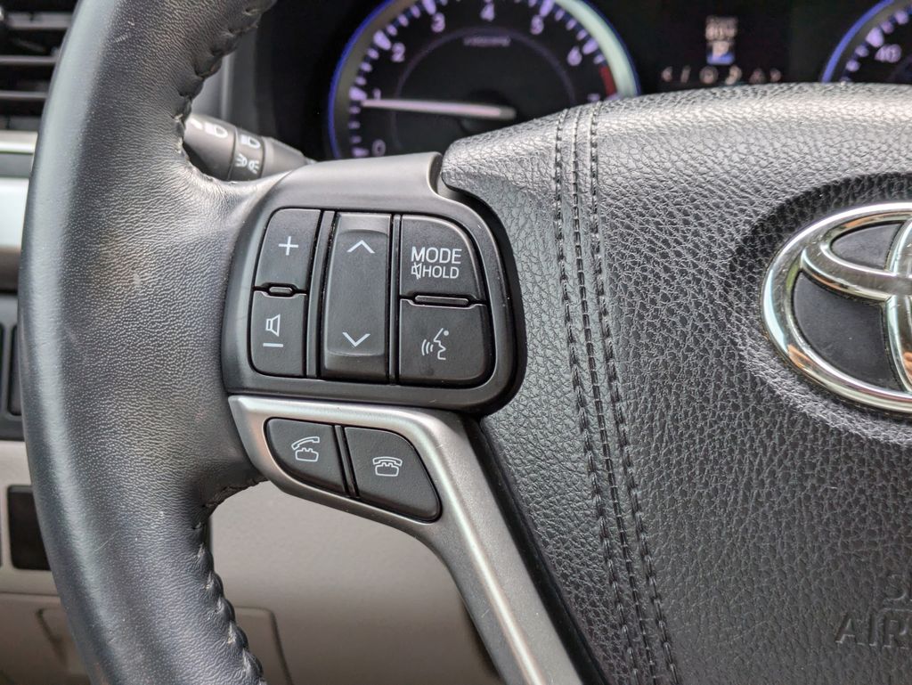 Used 2016 Toyota Highlander SUV