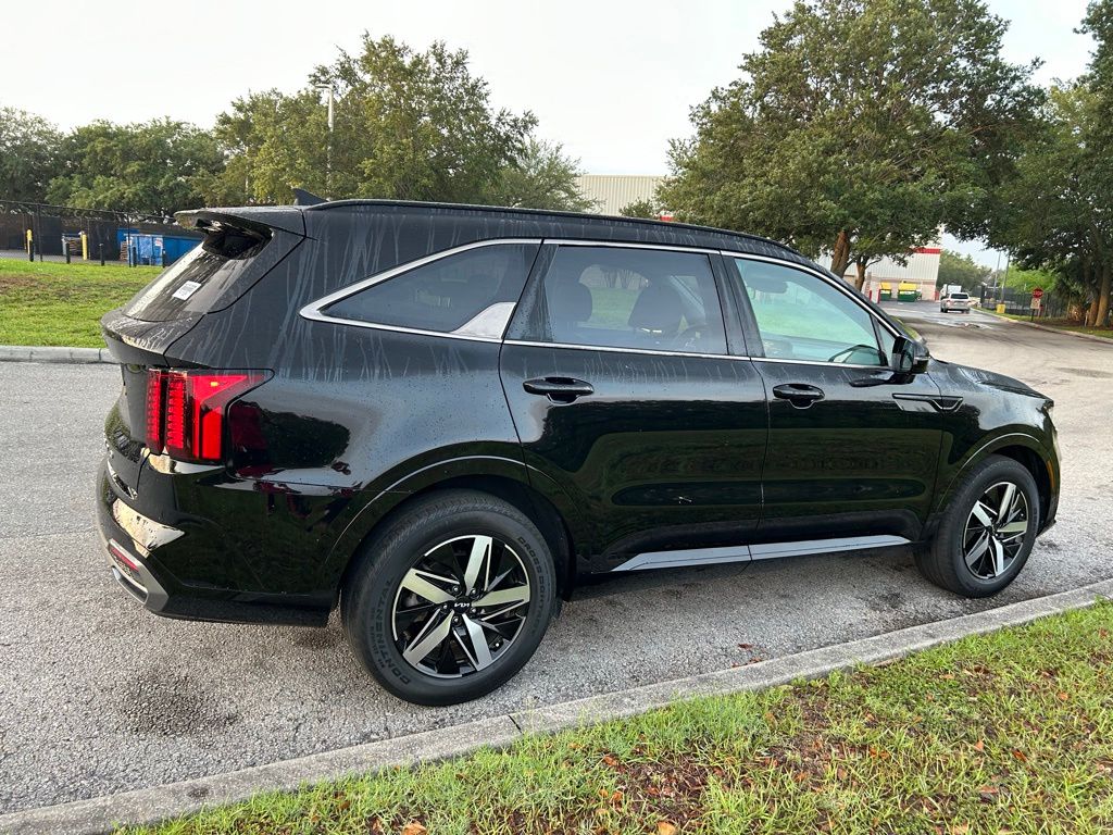 Thumbnail: 2022 Kia Sorento - 5