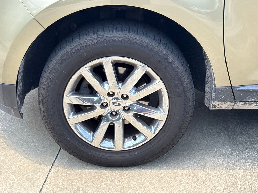 Used 2013 Green Ford SEL image 11