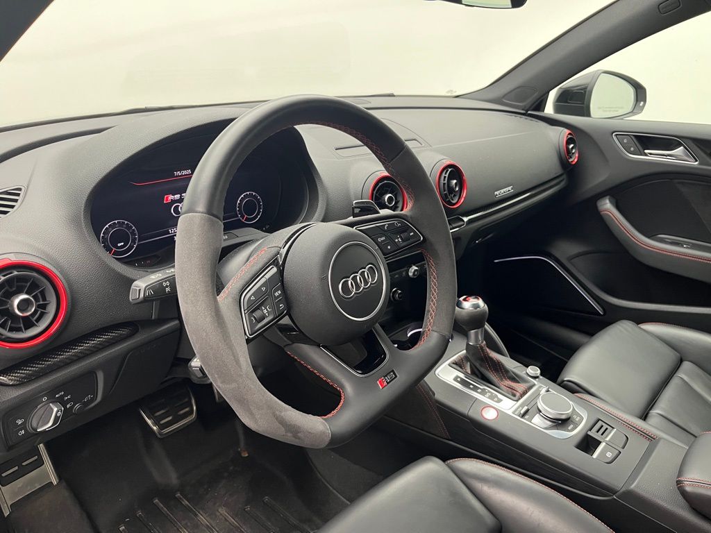 Thumbnail: 2020 Audi RS 3 - 4
