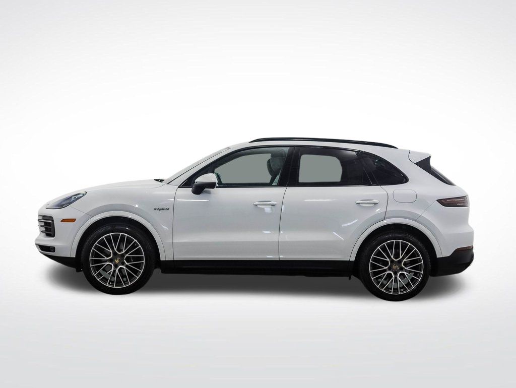 Thumbnail: 2021 Porsche Cayenne - 2