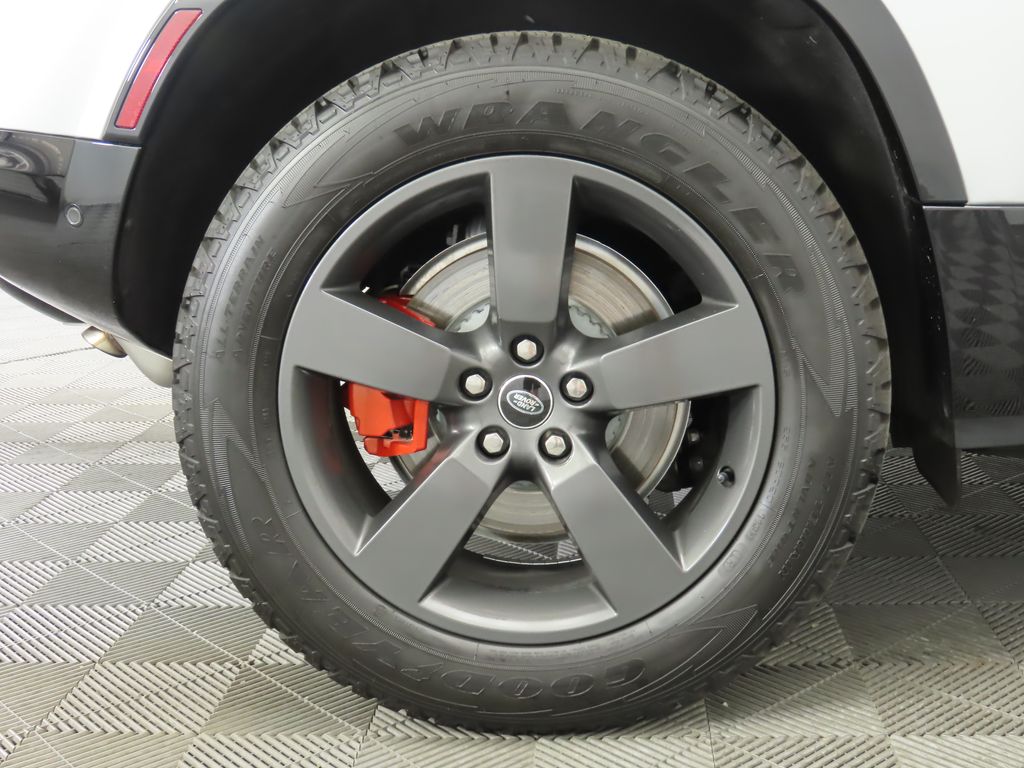 2023 Land Rover Defender 90 31