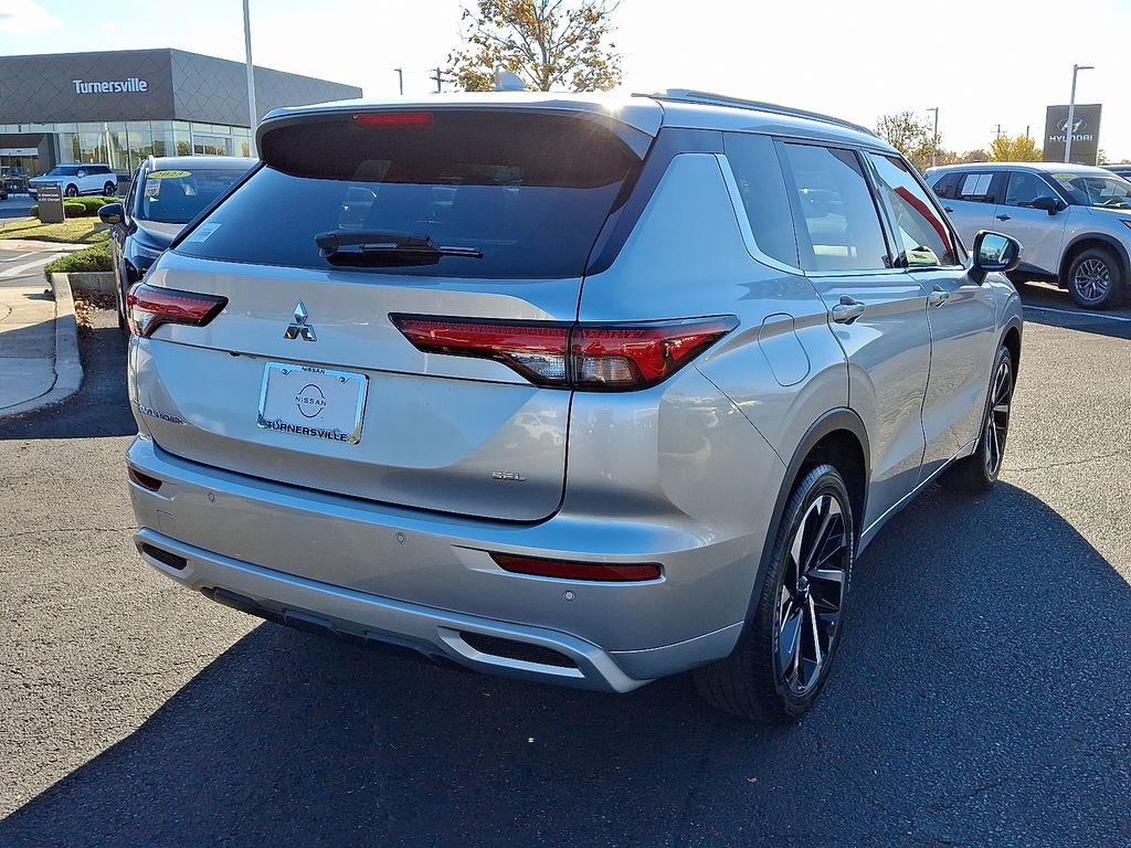 Thumbnail: 2022 Mitsubishi Outlander - 6