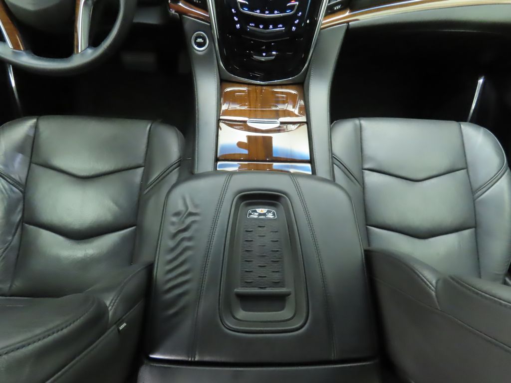 Thumbnail: 2017 Cadillac Escalade - 17