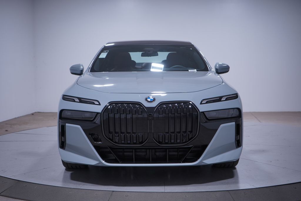 Thumbnail: 2026 BMW 7 Series - 3