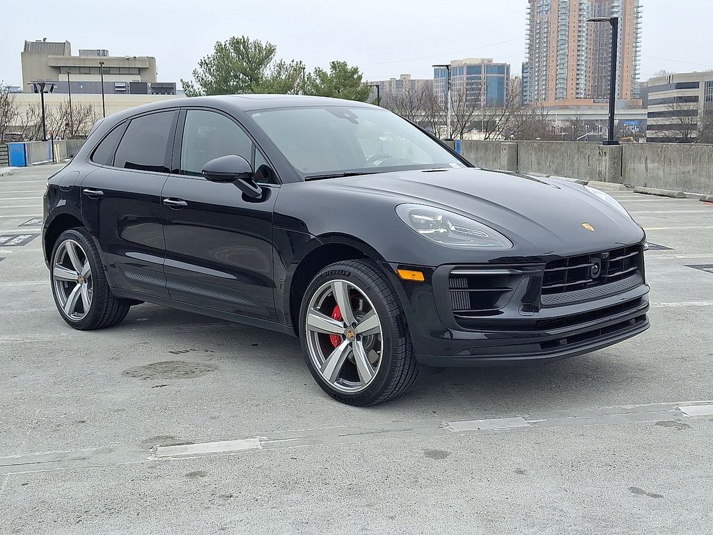 Thumbnail: 2026 Porsche Macan - 7