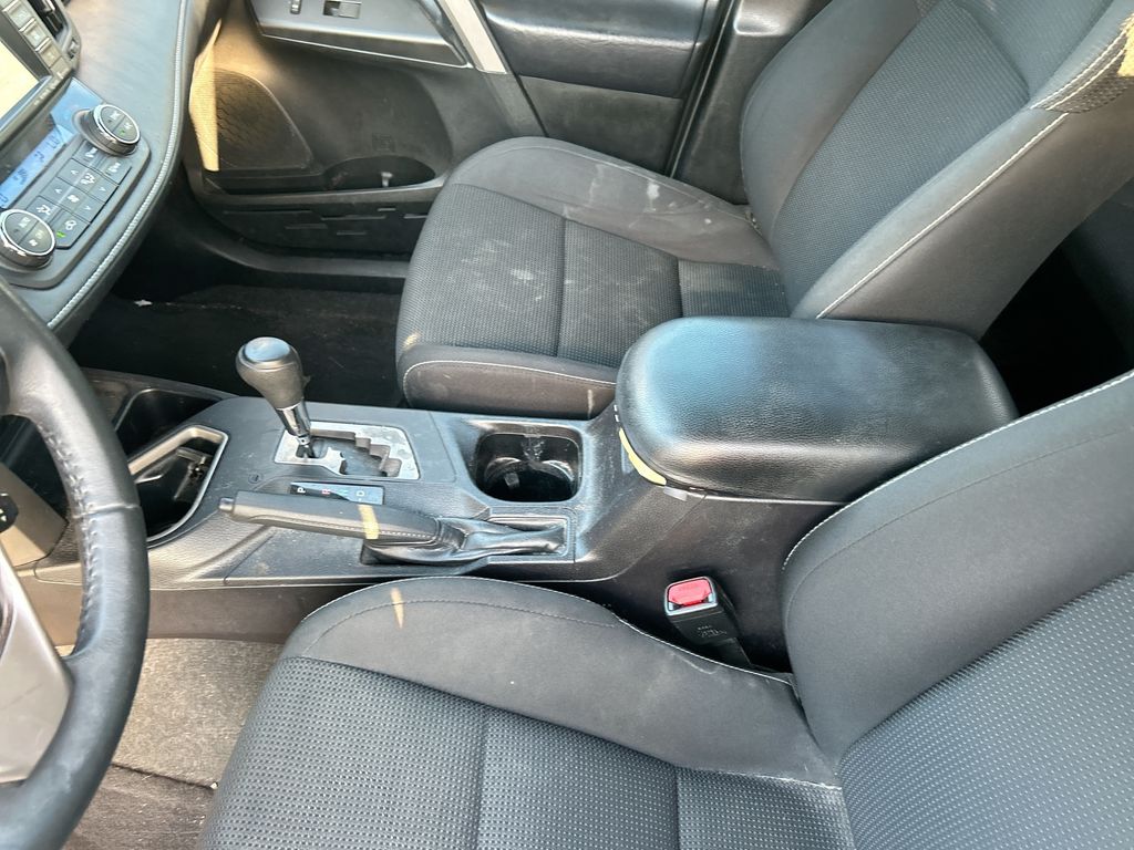 Thumbnail: 2018 Toyota RAV4 - 27