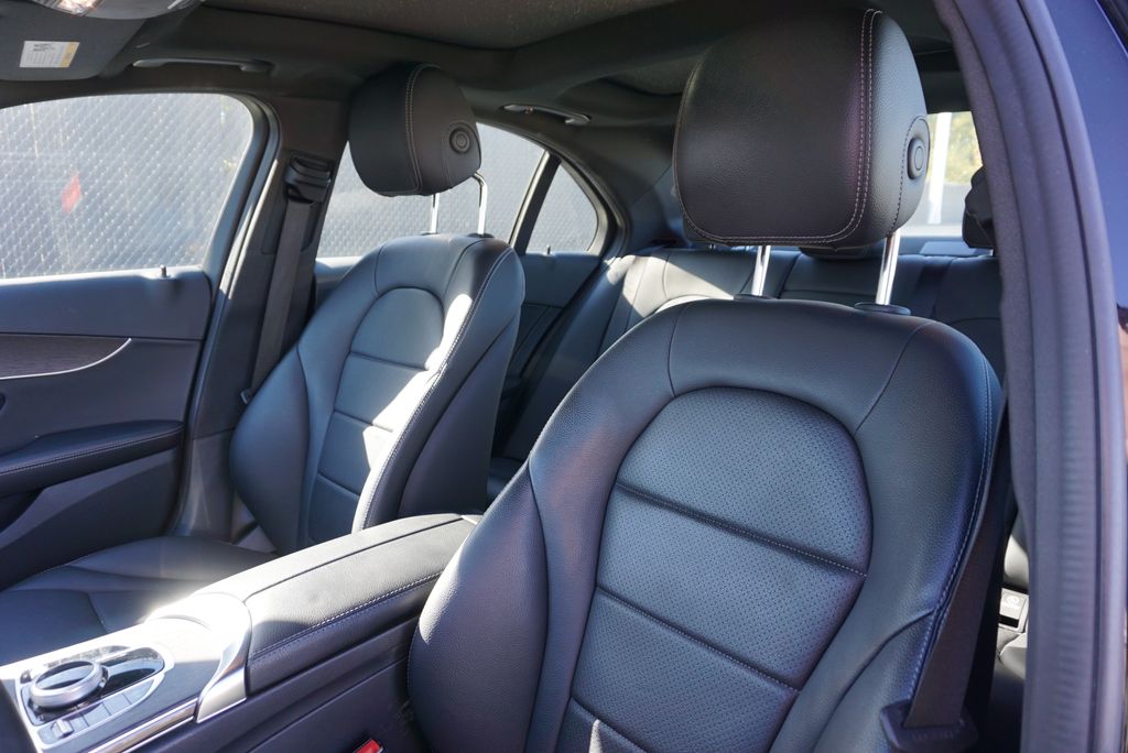 Thumbnail: 2021 Mercedes-Benz C-Class - 10