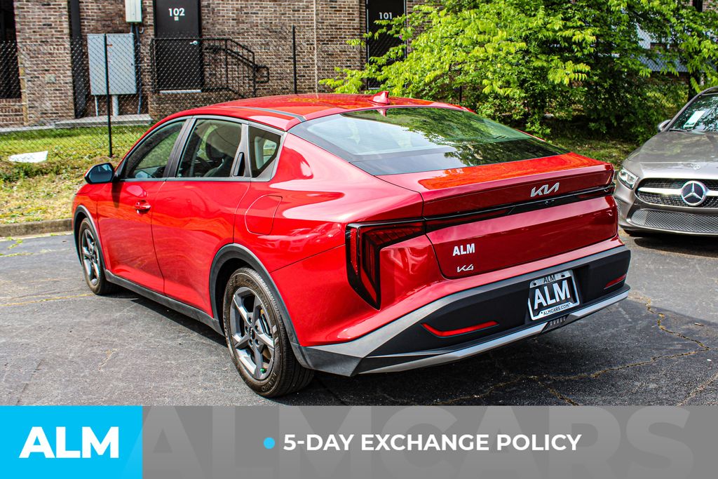 Used 2025 Red Kia LXS image 3