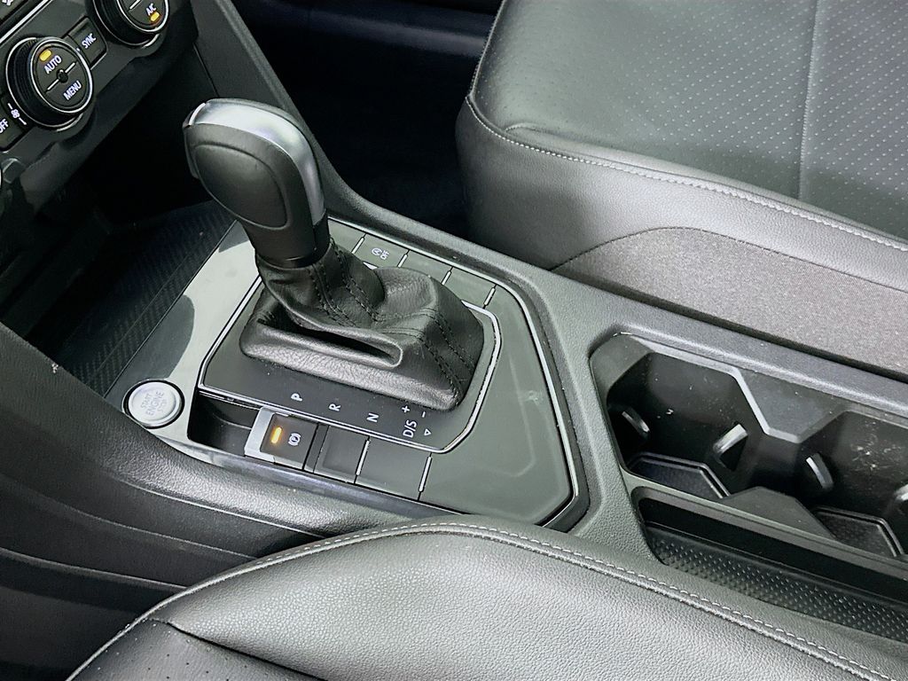 Thumbnail: 2020 Volkswagen Tiguan - 16