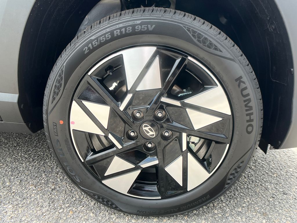 2025 Hyundai Kona SEL photo 11
